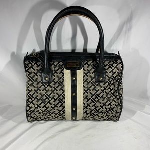 ⚡️CUTE BLACK&GRAY TOMMY HILFIGER MONOGRAMMED BAG⚡️
